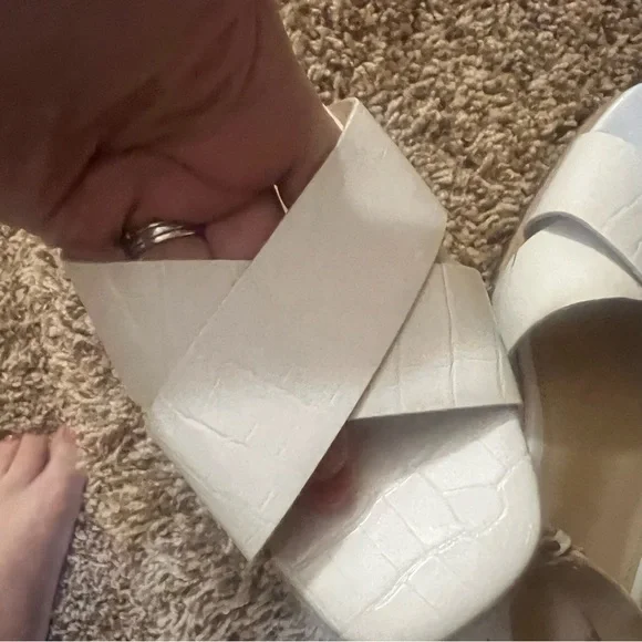 Liz Claiborne Womens Eastside White Square Toe Wedge Sandals Shoes New - Picture 6 of 16